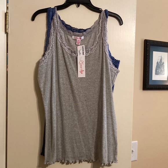 - Zena - - gray tank top NWT - Picture 1 of 3